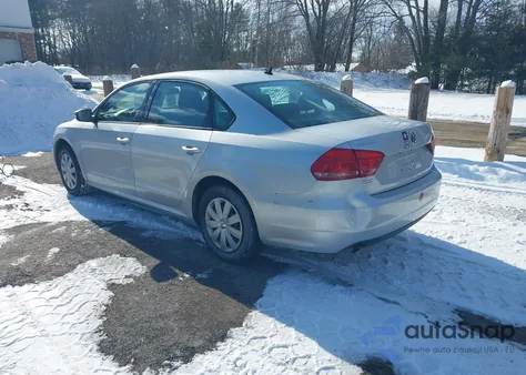 2013 Volkswagen Passat 2.5L S z USA, uszkodzony, nr VIN 1VWAP7A39DC028723
